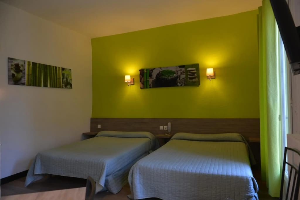 Hôtel Colisée-Verdun Centre Gare Saint-Roch - Photo 4