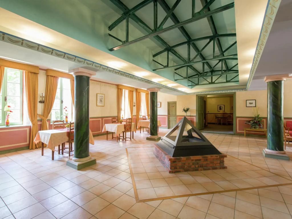 A Beautiful 2 Persons Studio in a Chateau With Swimming Pool - Photo 2