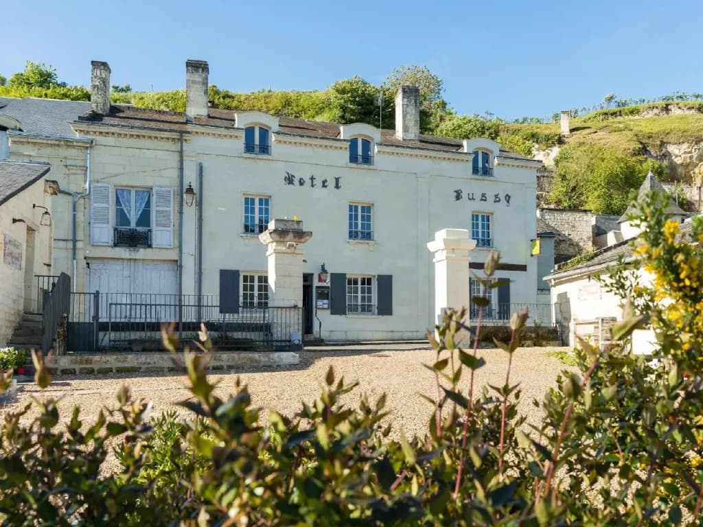Hôtel le Bussy - Photo 1