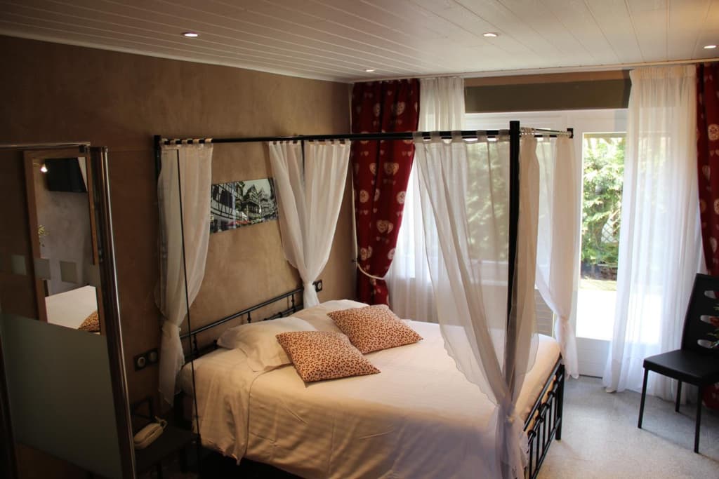 Hotel Restaurant Les Pins - Photo 2