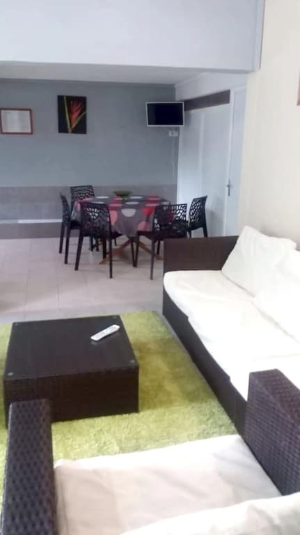 Appartement de 2 chambres a Le Moule a 800 m de la plage avec piscine partagee et jardin closa - Photo 3
