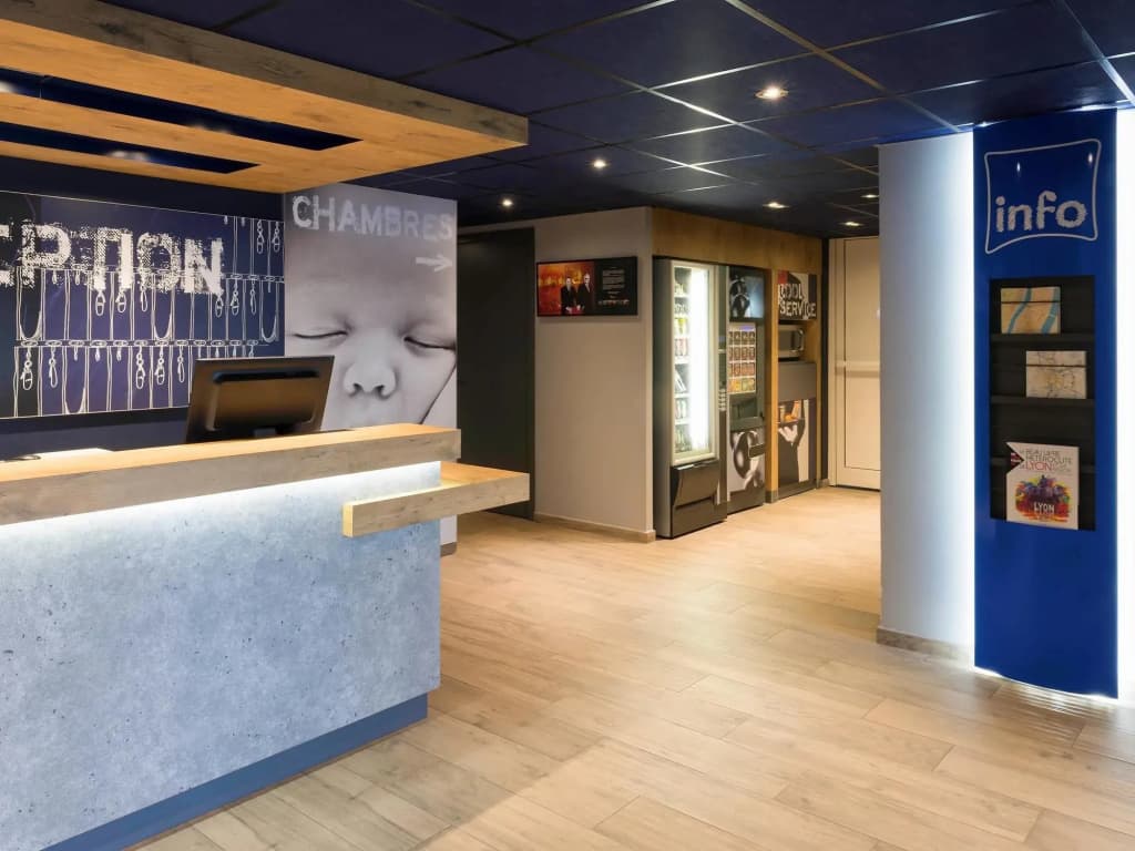 Ibis Budget Lyon Confluence - Photo 2