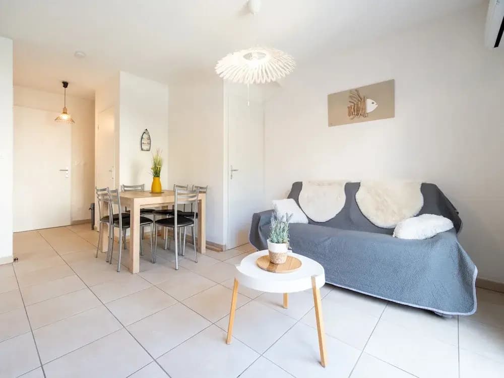 Sunny Villa Stay in Serignan - Miniature 6