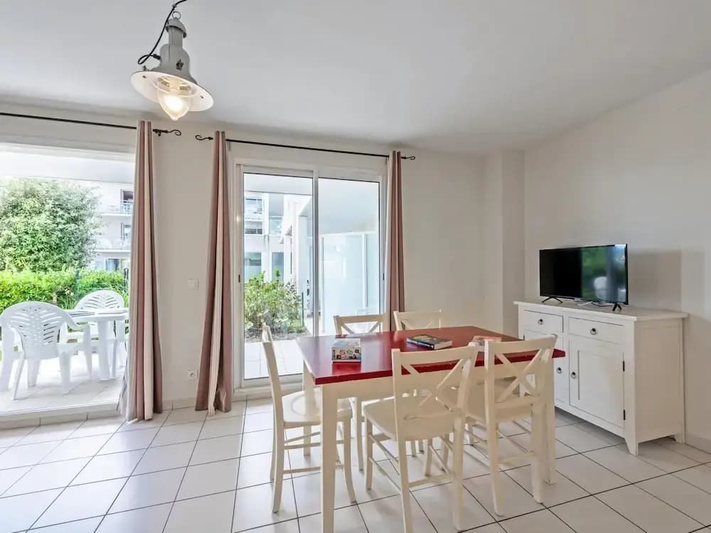 Apartment in France With Balcony & Parking - Photo 4