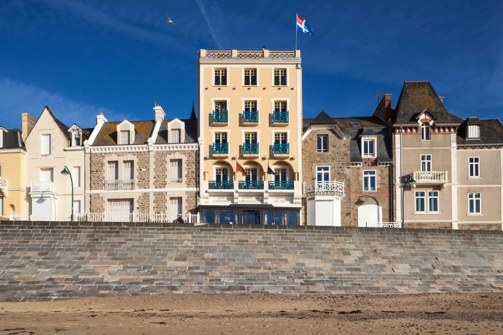 Hôtel Ambassadeurs - Photo 1