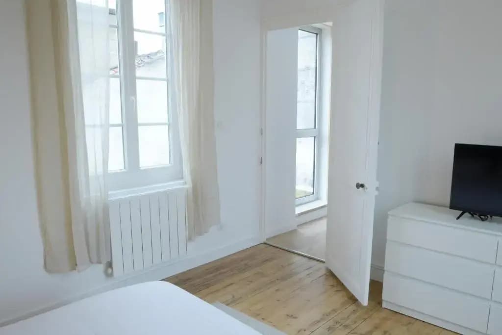T2 de 55m2 avec toit terrasse, hyper centre, wifi, Netflix, draps, savons et serviettes fournis - Photo 5