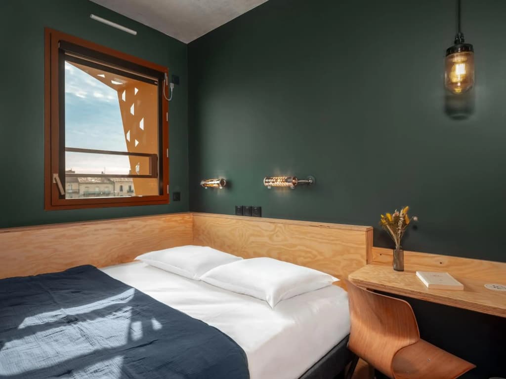 Eklo Hotels Montpellier City center Saint-Roch train station - Photo 5