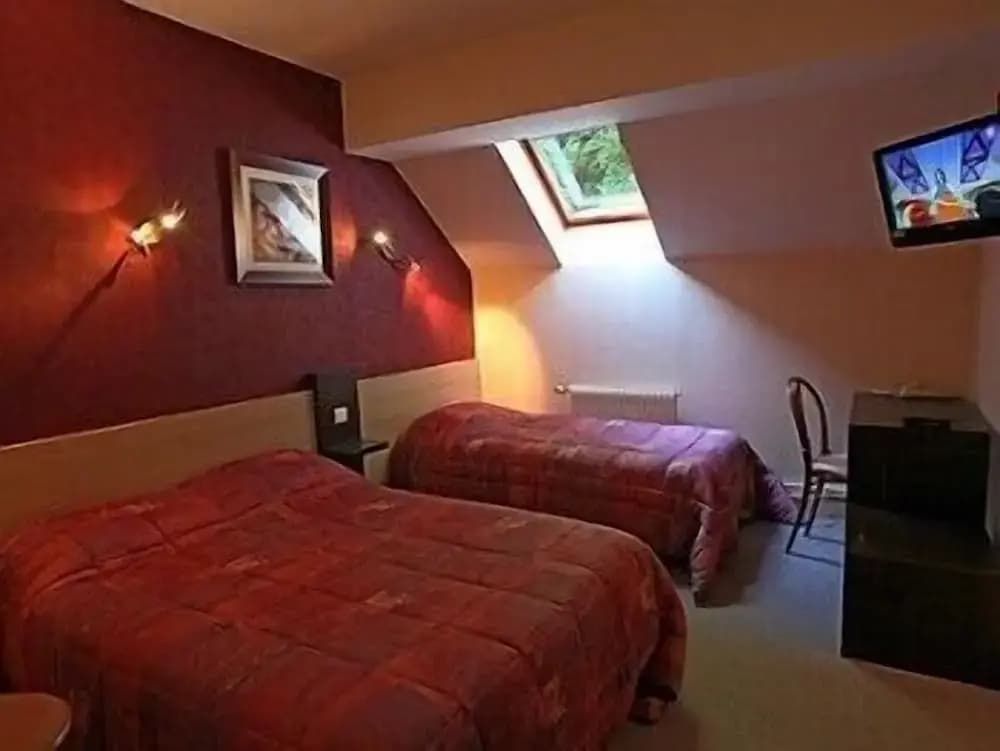 Hôtel Restaurant Le Bourguignon - Photo 1