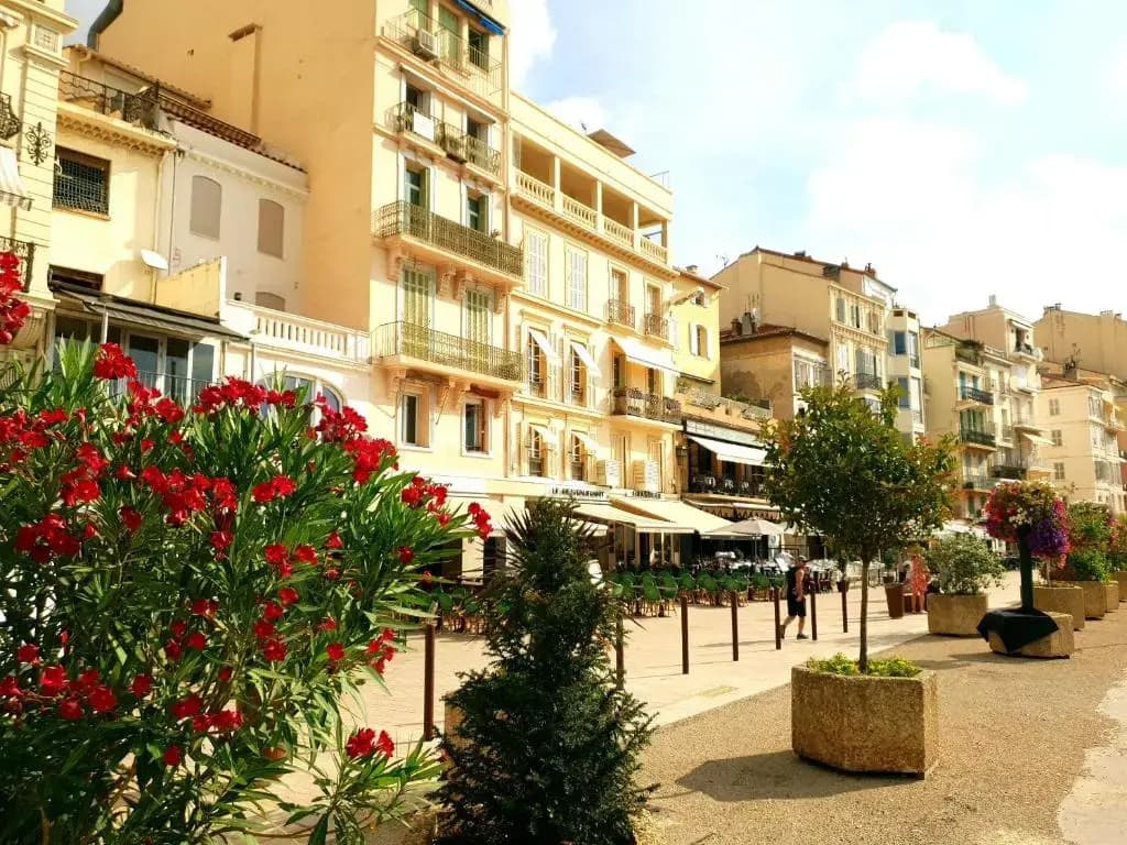 Cannes Conseil Immo - Appartement moderne à 250 m du Palais des festivals et des Plages - Photo 1