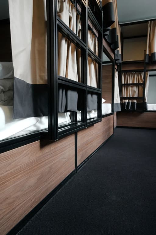 Beau M Paris Hostel - Miniature 7