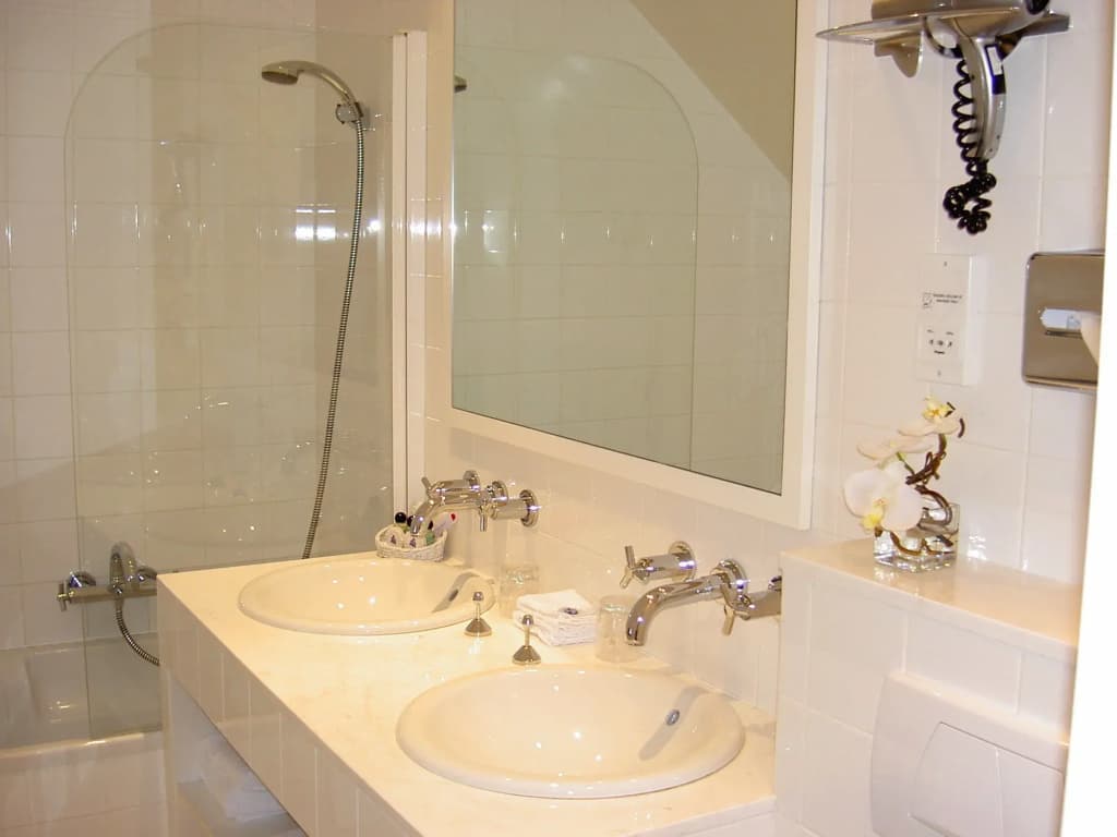 Hotel Le Clos Medicis - Miniature 7