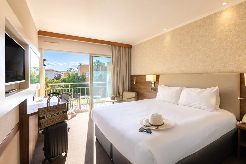 Radisson Hotel Cannes Seaside - Photo 2