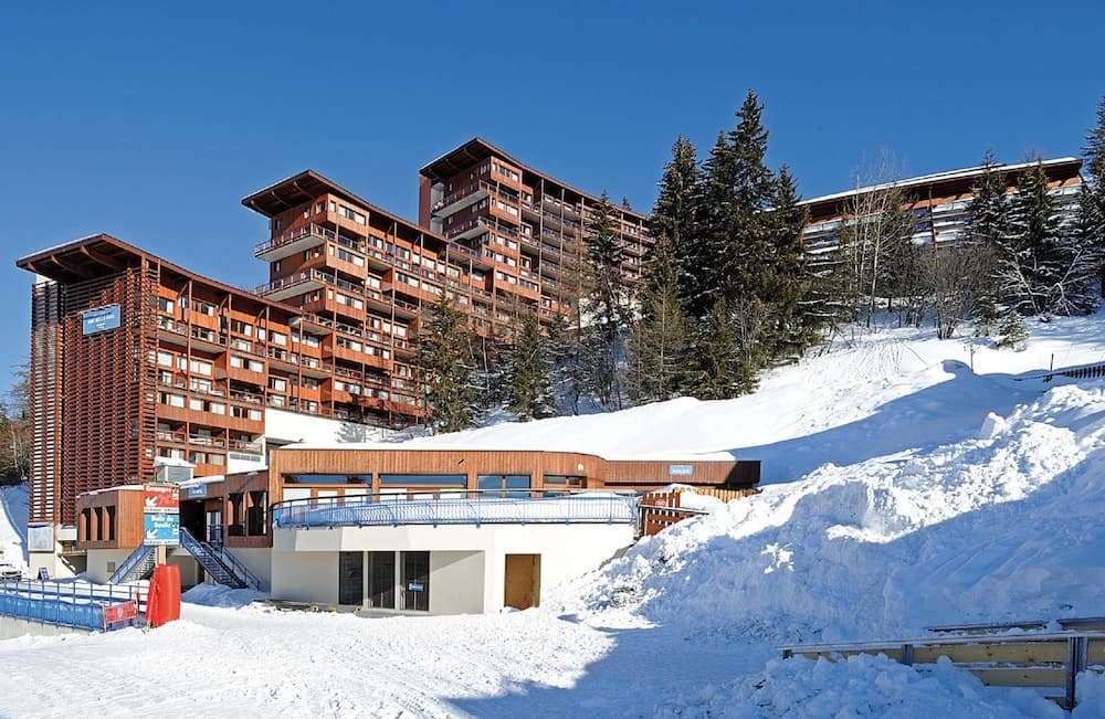 Stylish Stay Near Ski - Photo 1