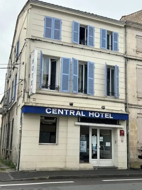 Le Central Hôtel - Photo 1