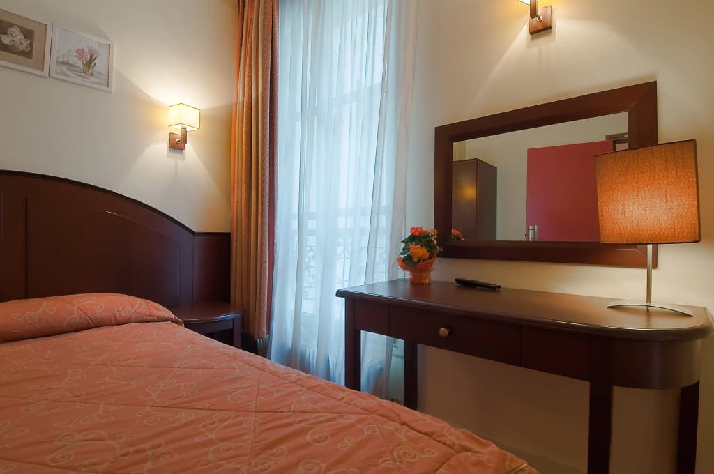 Le Faubourg Hotel - Photo 4