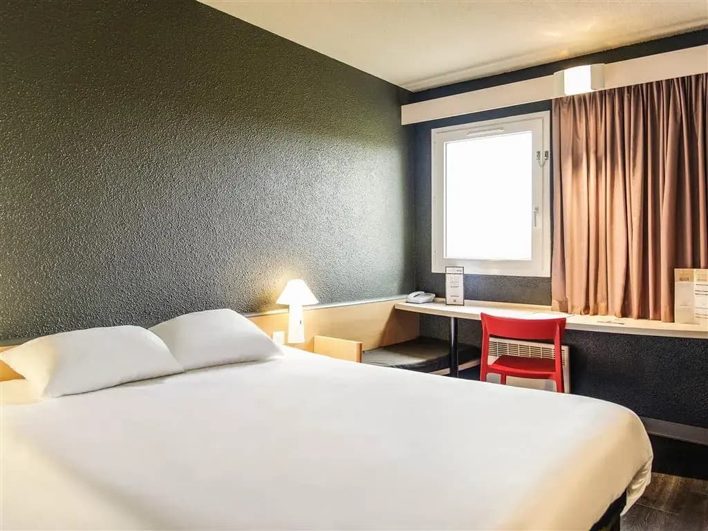 ibis Falaise Coeur de Normandie - Photo 2