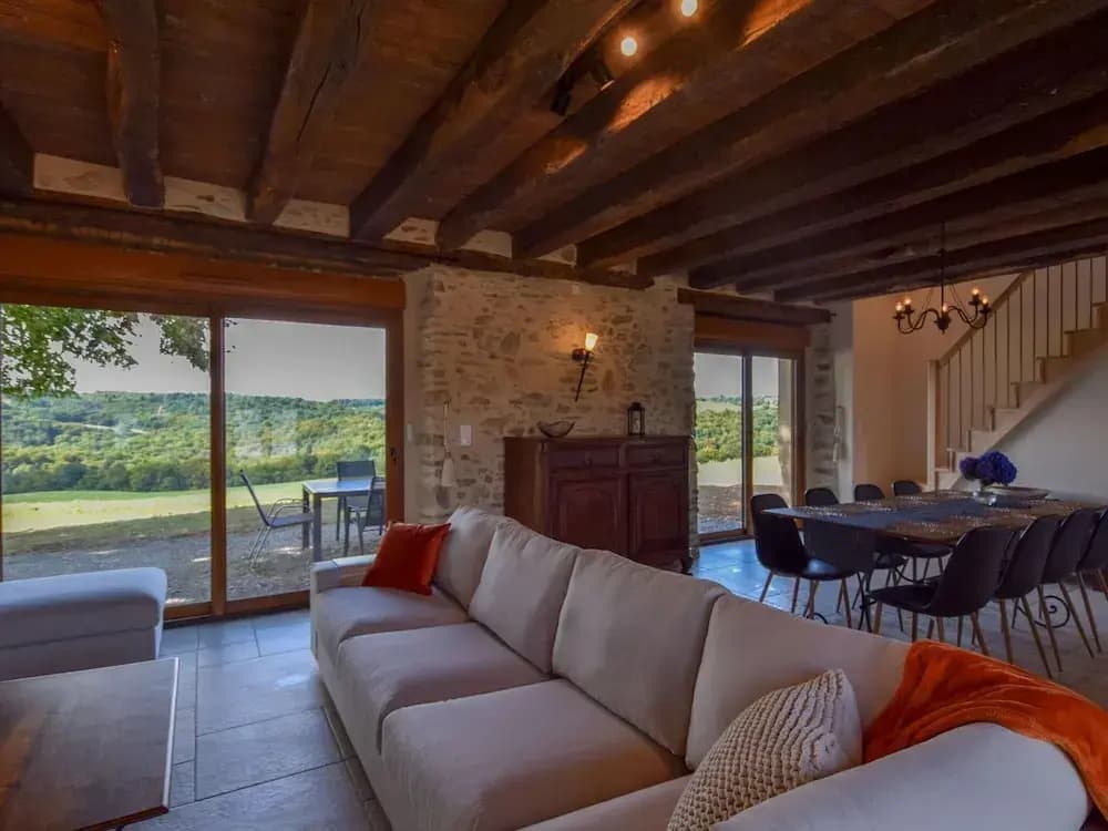 Stylish Villa on Historic Estate - Miniature 6