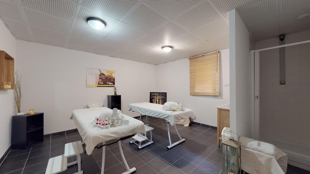 Apartment With Private Indoor Pool - Photo 2