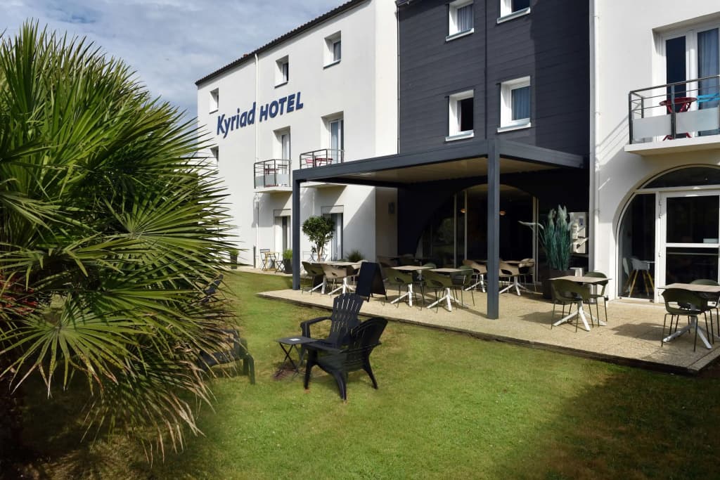 Hôtel Kyriad La Rochelle Centre Ville - Photo 1
