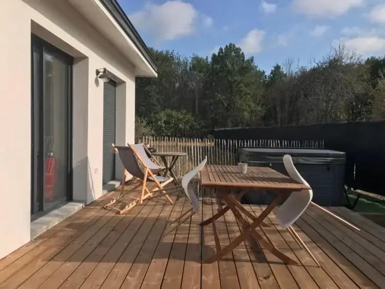 Superbe Studio meublé idéal pour couple ZEN avec SPA - Photo 3