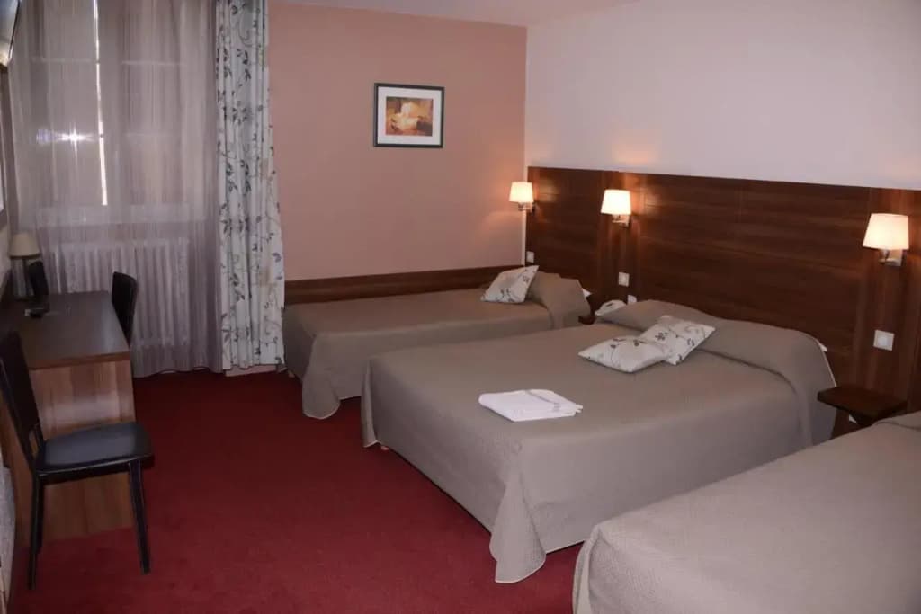 Hôtel de Bourgogne - Photo 2