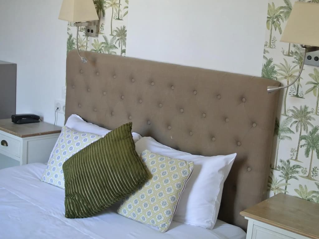 Logis Hotel Louise De Savoie - Photo 5