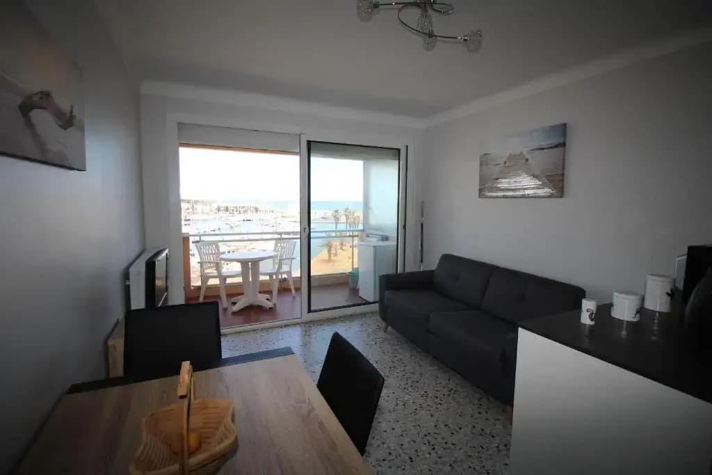 TRIDENT - T2 avec vue sur la marina et à deux pas de la plage - Photo 2