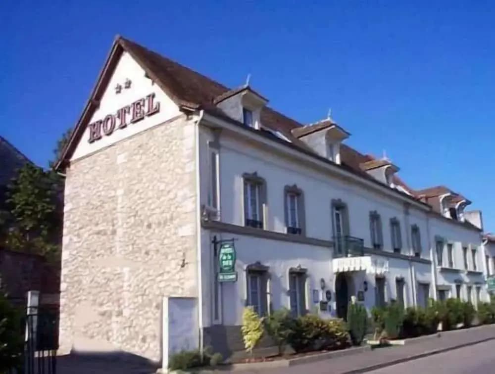 Hotel de la Tour - Photo 1