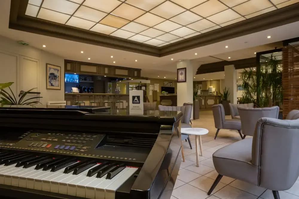 Cit' Hôtel la Pyramide - Photo 2