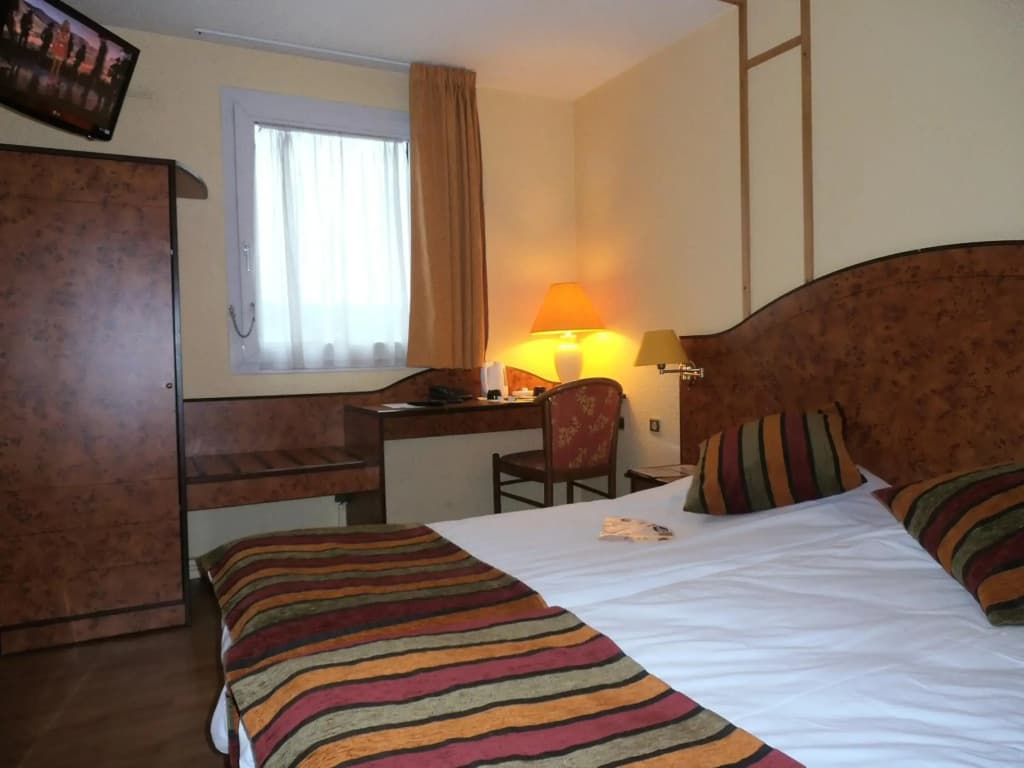 Logis Cottage Hotel Calais - Miniature 6
