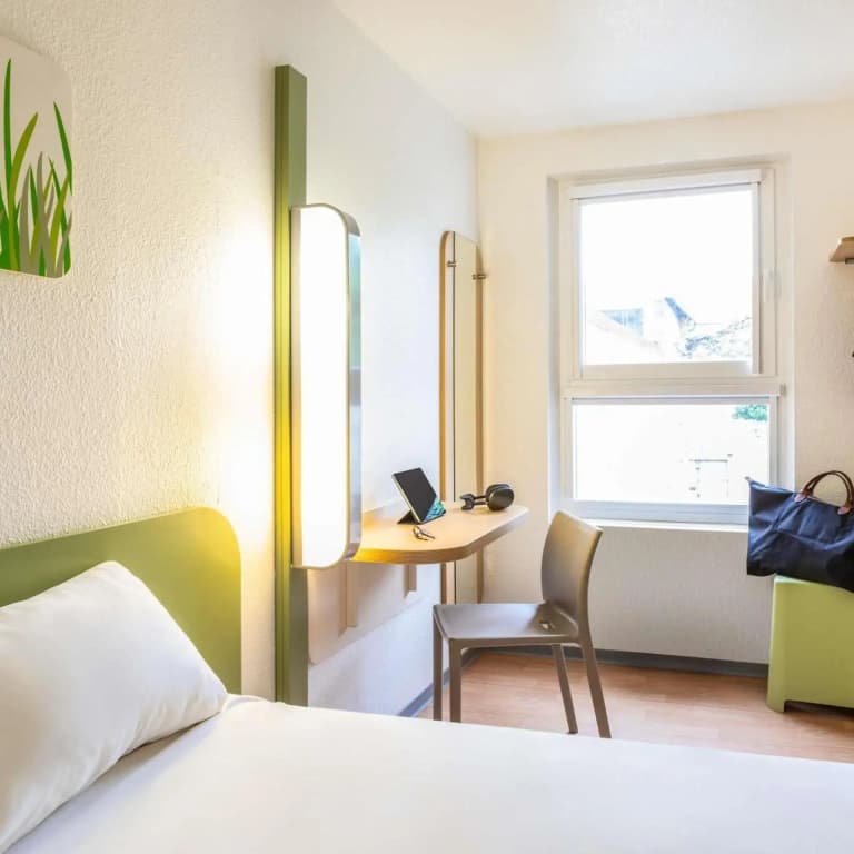 Ibis Budget Compiègne Centre-Ville - Photo 2