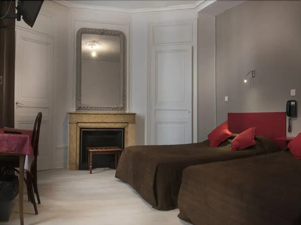 Hôtel Moderne - Miniature 7
