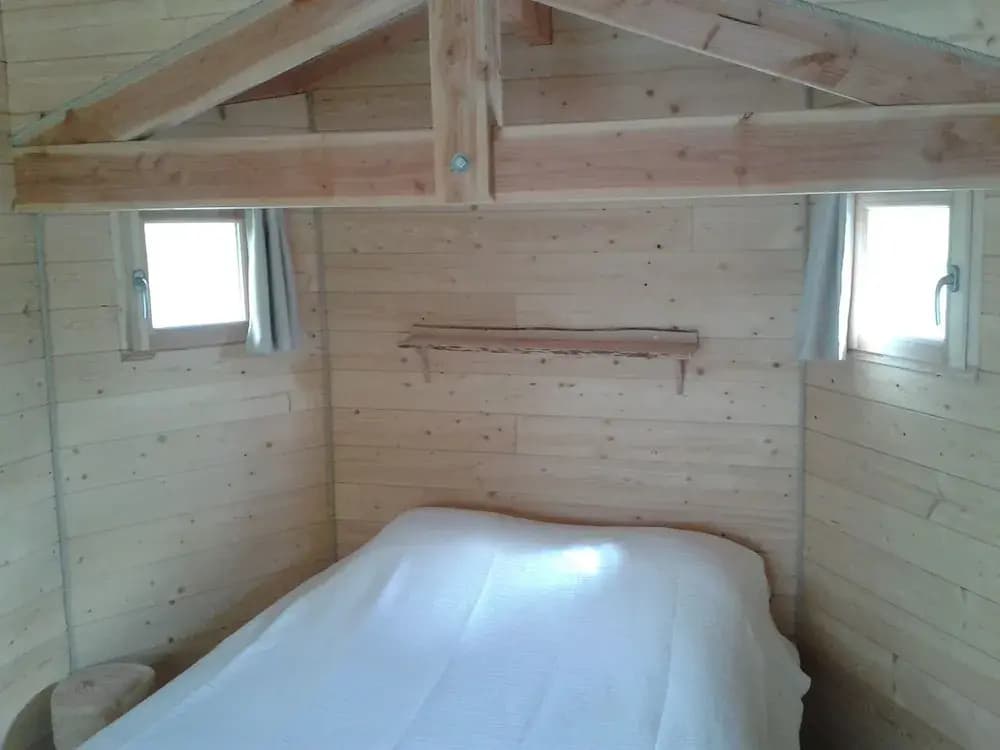 Cabanes flottantes du lac de Pelisse - Photo 3