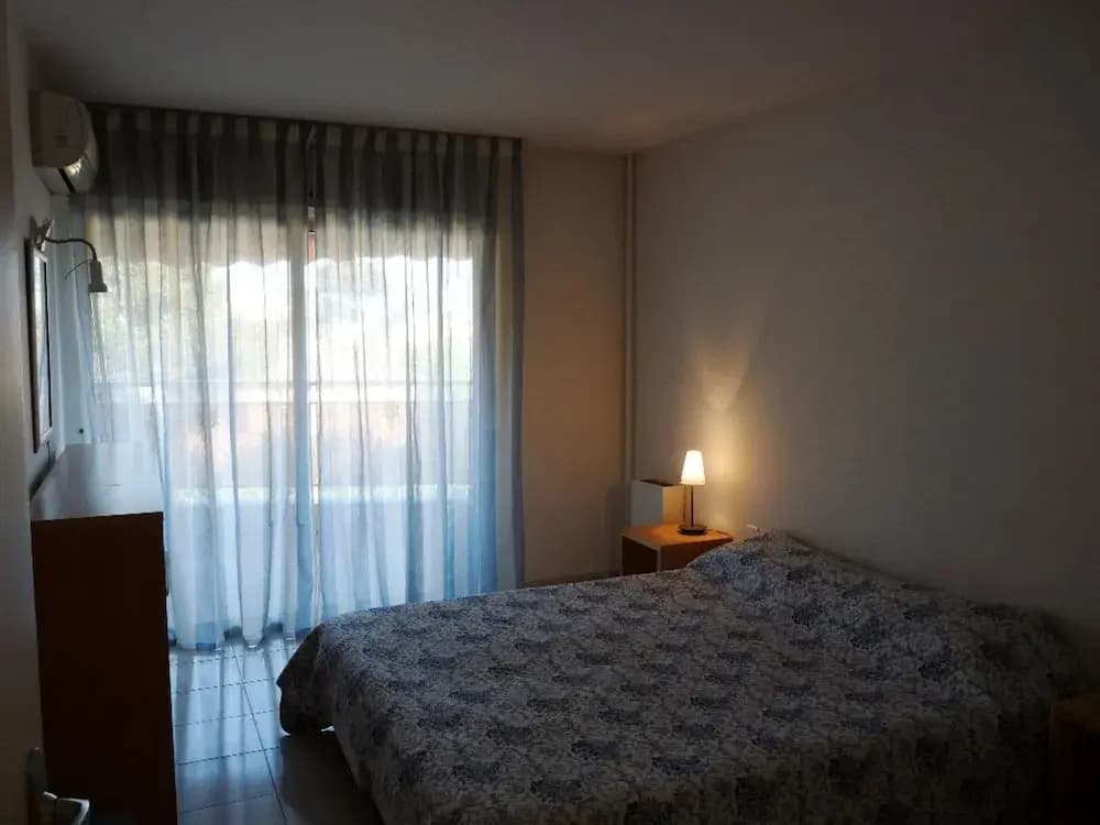 Two Bedroom Apartment Near the Beach in Cannes Terrace and Aircon - 814 - Miniature 8