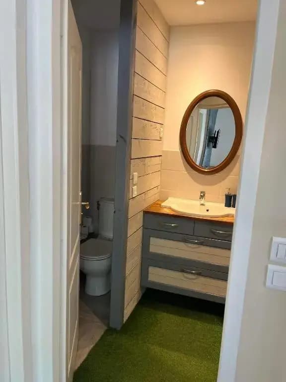 Maison de plein pied divisée en 2 appartements F3 independant, situé à Jacou, à 15km des plages, 5km de montpellier centre...