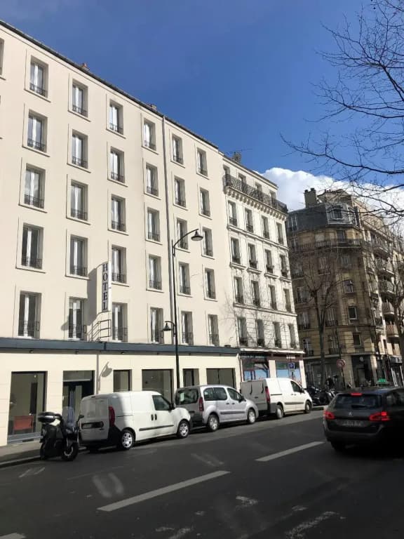 Hotel Le National Clichy Paris - Photo 1