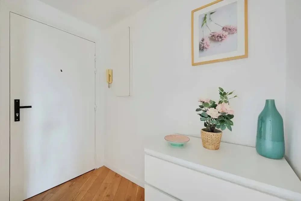 Bright, Modern Studio for 2P - La Defense - Miniature 8