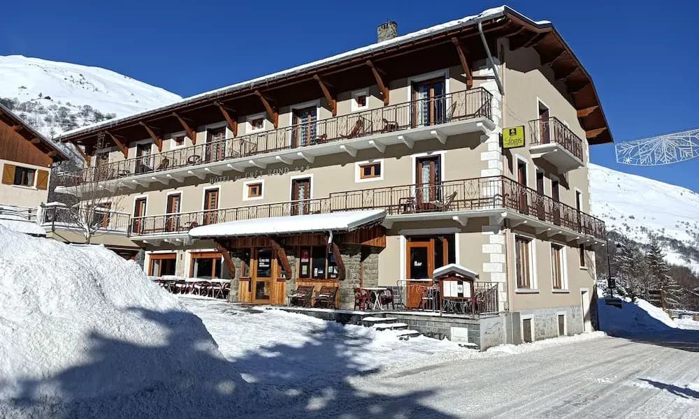 Hôtel du Crêt Rond - Logis - Photo 1