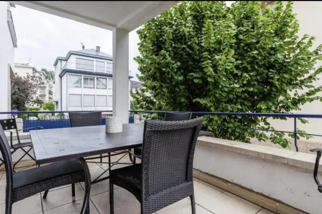 Charmant appartement avec terrasse dans villa - Miniature 6
