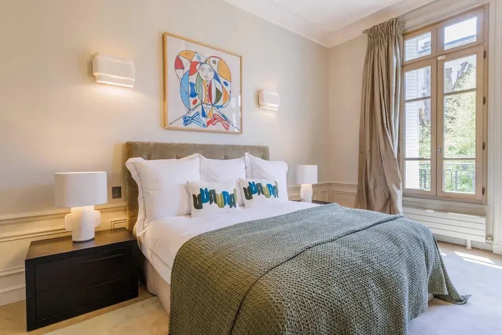 Luxury Mansion With Garden in Heart of Neuilly - Photo 1