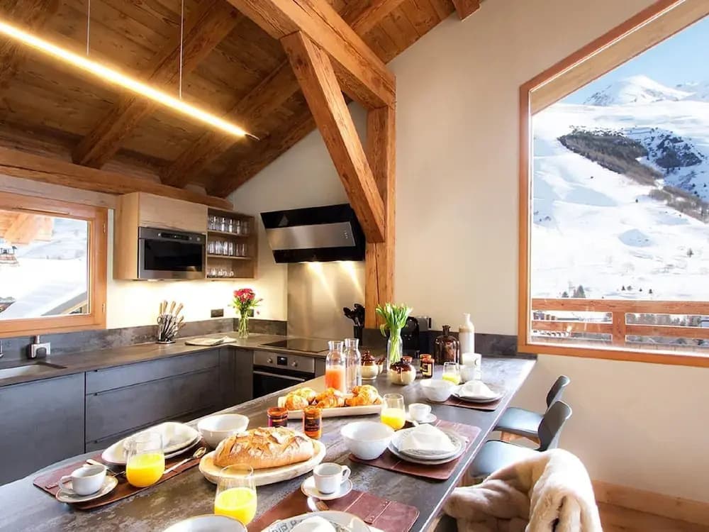 Chalet in Les Deux Alpes With Hot Tub - Miniature 6
