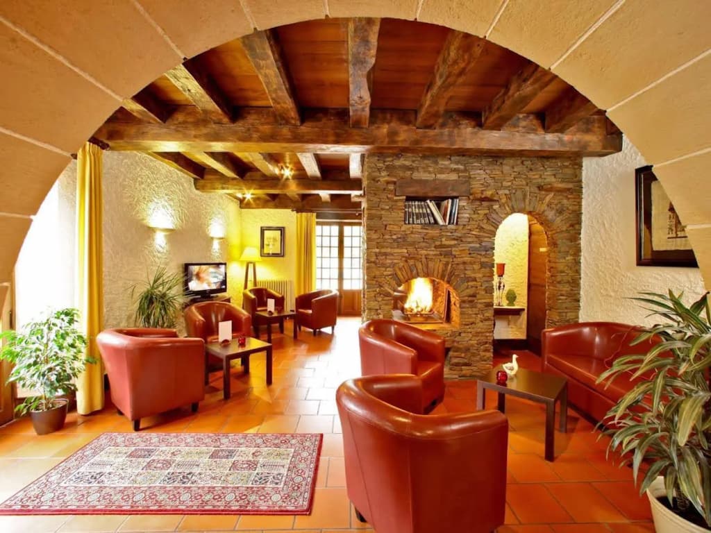 Hostellerie La Charmille - Photo 2