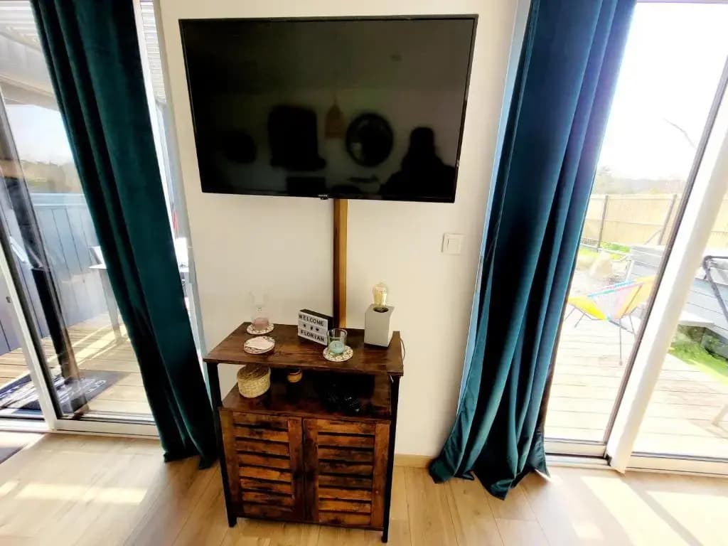 Maison de 2 chambres avec jacuzzi jardin amenage et wifi a Saint Jean de Monts a 1 km de la plage - Photo 2
