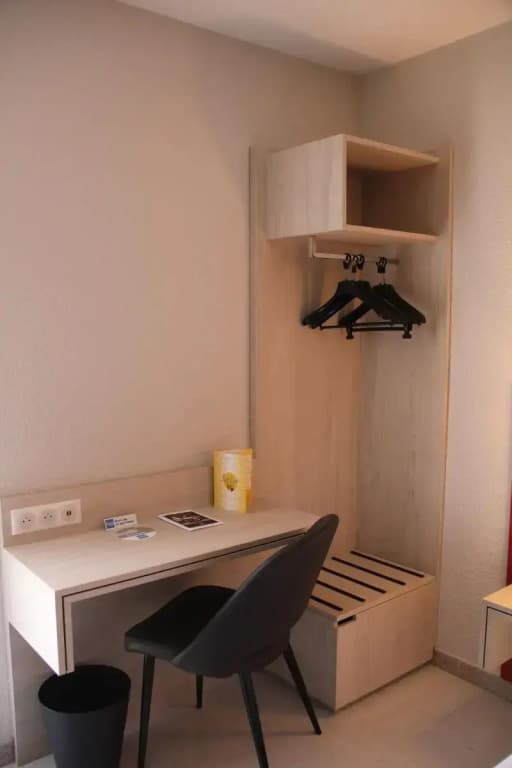 Hotel Saint Louis - Photo 2