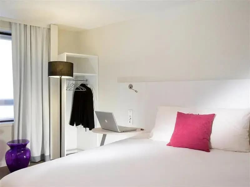 ibis Styles Lille Centre Gare Beffroi - Photo 2