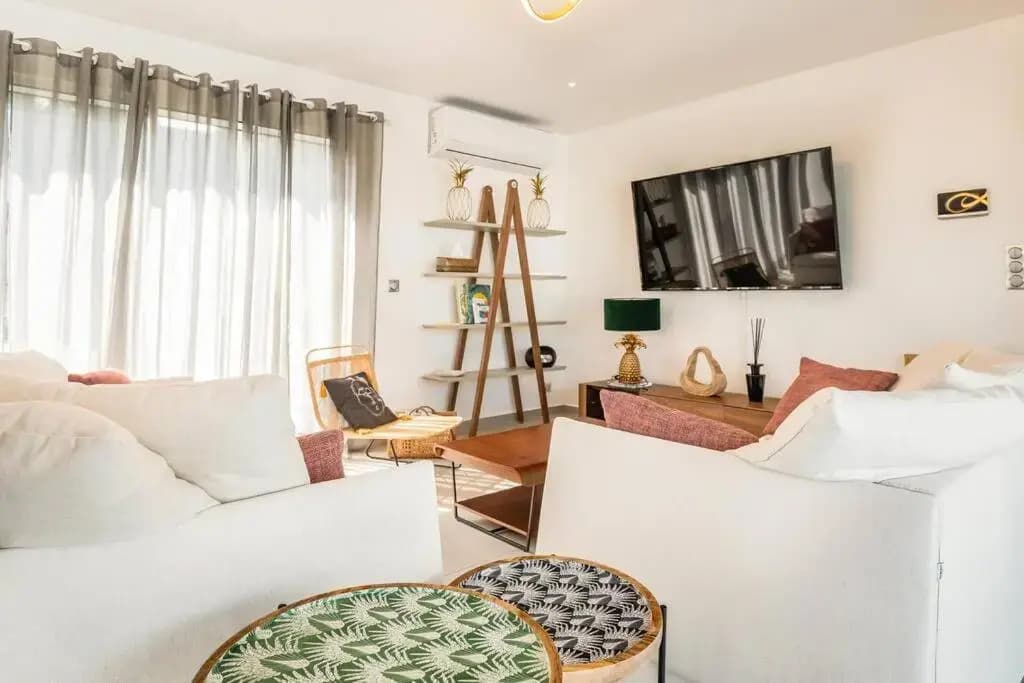 VILLA ALTAÏR avec PISCINE et 3 SUITES PARENTALES - Photo 2