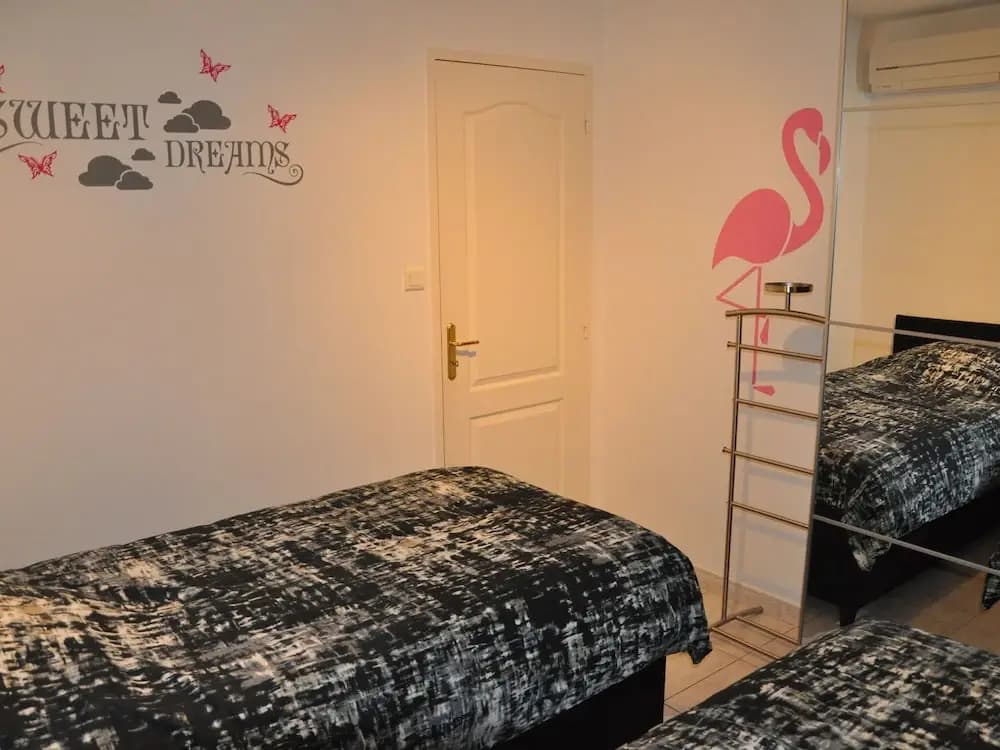Luxurious Holiday Home with Private Pool in Port Camargue - Photo 4