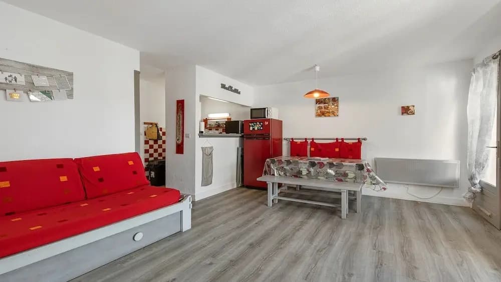 Charming Coastal Getaway in Agde - Photo 4