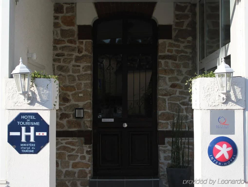 Hotel Le St Pierre - Photo 1