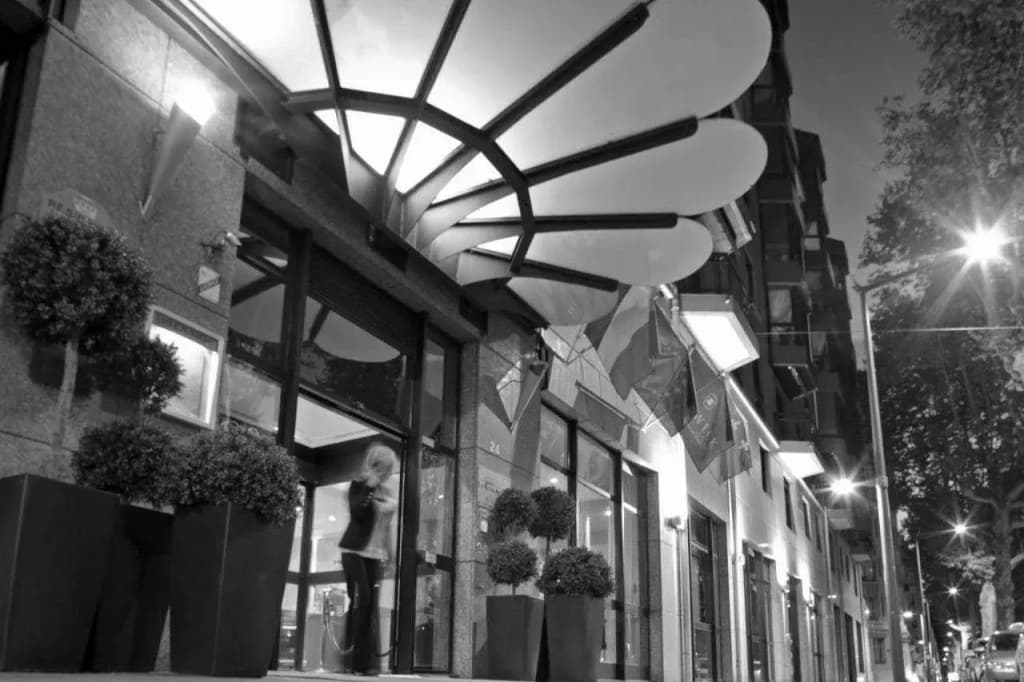 Warwick Reine Astrid - Lyon - Photo 1